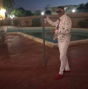 Meet your Posher, Roman